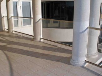 Exterior Glass Railing - Luxury Homes of TexasTimeless Elegance