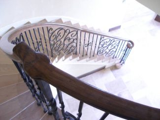 Over-Post Traditional Style Wooden Handrail with Tandem Cap